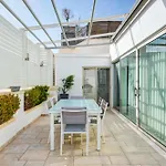 Apartment Spacious 3br Penthouse With Roof Terrace