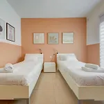 Appartement Spacious 3br Penthouse With Roof Terrace *