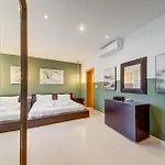 Spacious 3br Penthouse With Roof Terrace