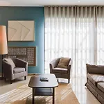 Spacious 3br Penthouse With Roof Terrace