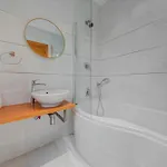 Spacious 3br Penthouse With Roof Terrace Apartment *