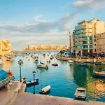 Spacious 3br Penthouse With Roof Terrace Sliema