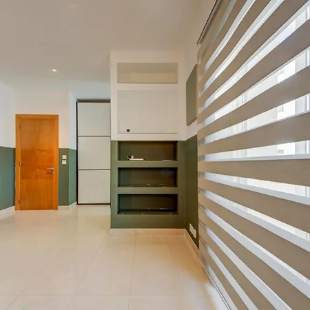 Apartament Spacious 3br Penthouse With Roof Terrace *