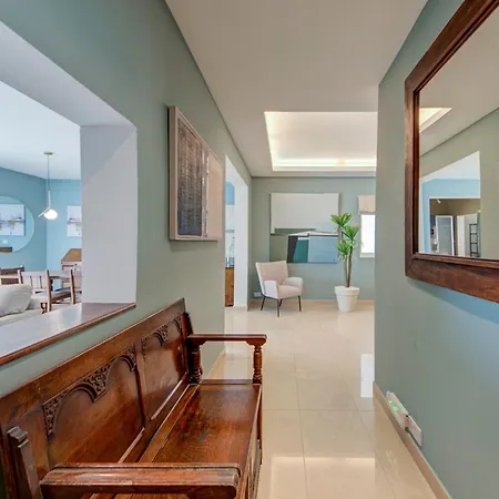 아파트 Spacious 3br Penthouse With Roof Terrace *
