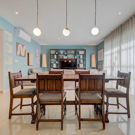 Spacious 3br Penthouse With Roof Terrace Sliema