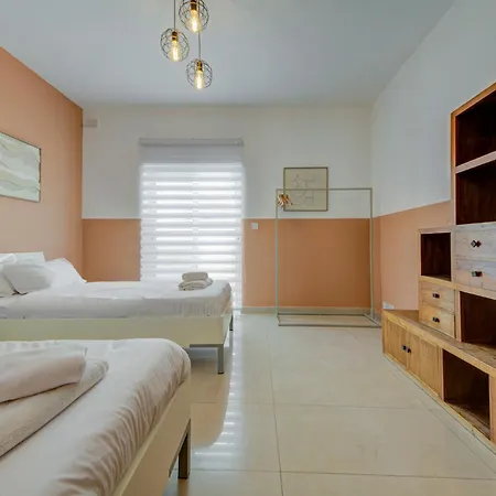 Spacious 3br Penthouse With Roof Terrace * 슬리에마