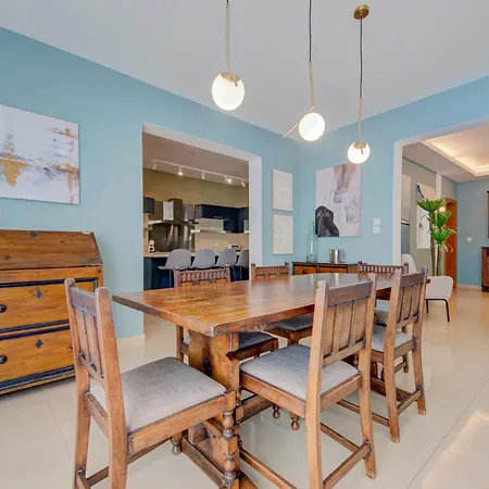 Spacious 3br Penthouse With Roof Terrace Apartament *