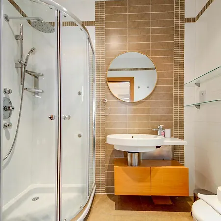 Spacious 3br Penthouse With Roof Terrace 슬리에마