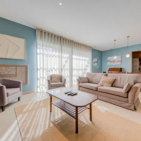 Spacious 3br Penthouse With Roof Terrace Sliema