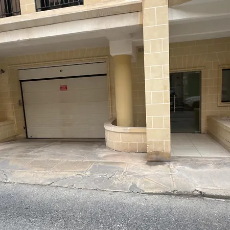 Spacious 3br Penthouse With Roof Terrace Apartament Sliema