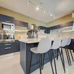 Spacious 3br Penthouse With Roof Terrace Διαμέρισμα